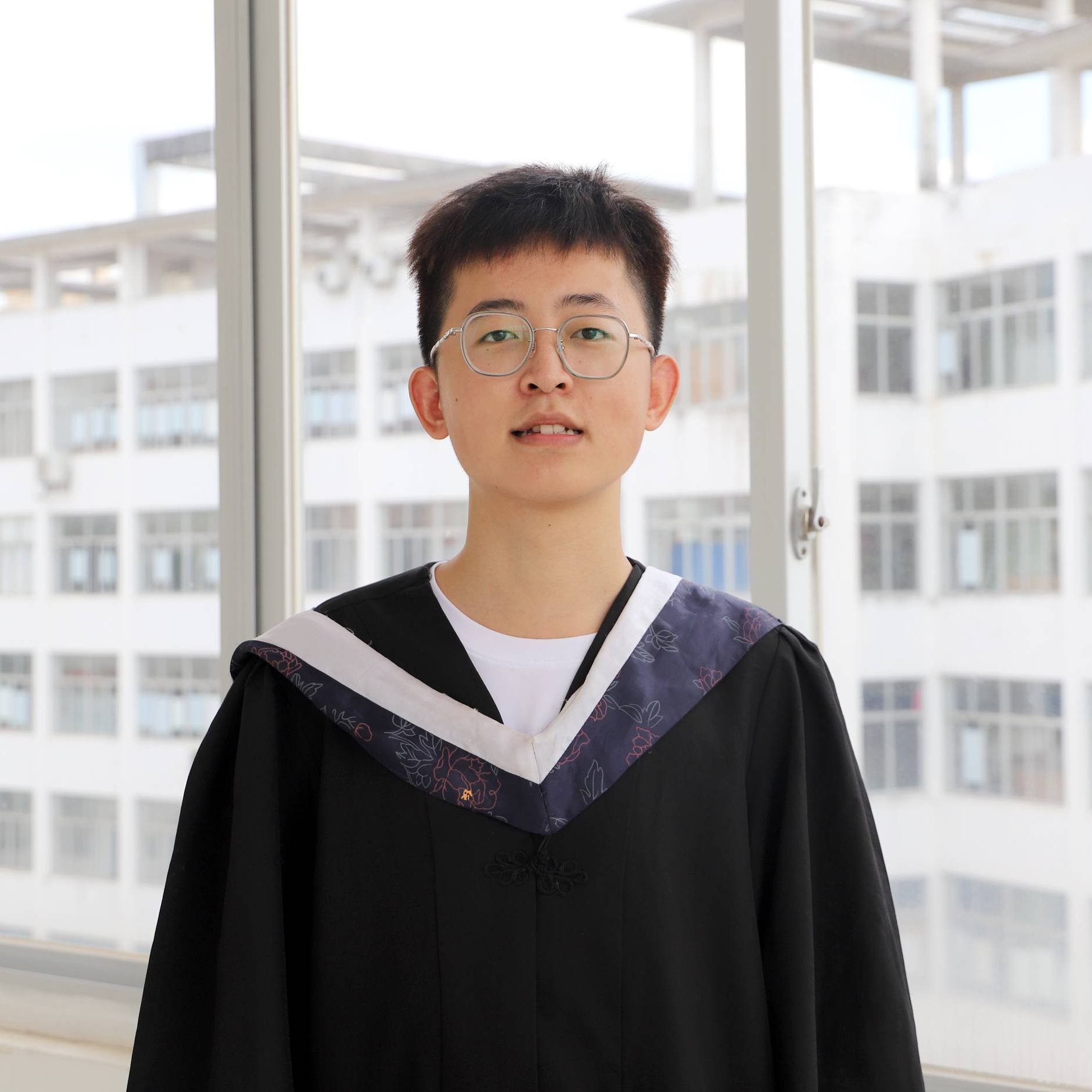 从大专生到研究生，这是属于他的“来时路