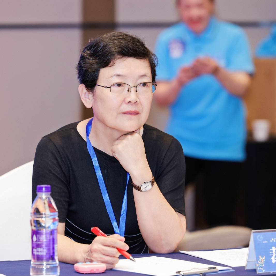 以文人风骨、严师之道 让学生“畏”之、爱之而又“像”之