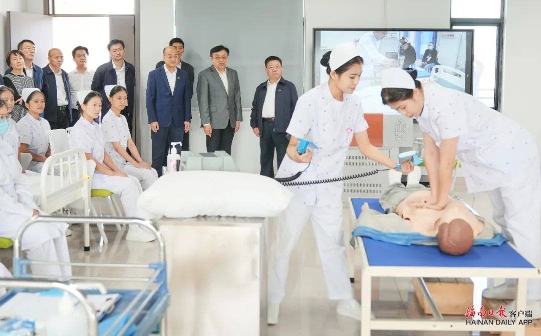 海南日报 | 冯飞在澄迈县调研：构建产业创新生态，激发企业创新活力，努力把创新优势转化为发展优势