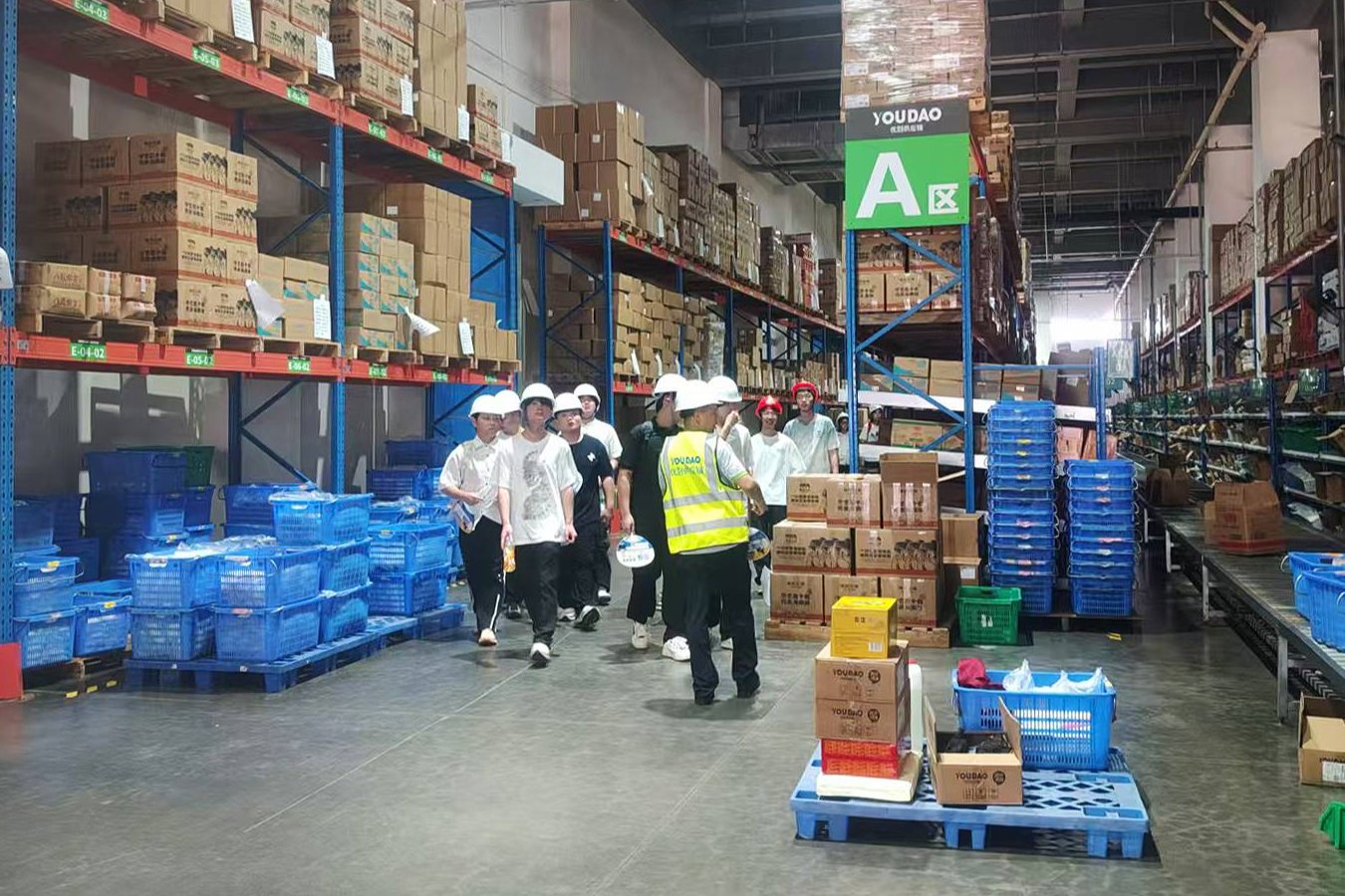 食品与药学系赴拾味集团开展研学实践暨实习面试活动
