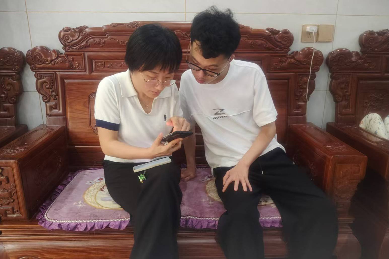 食品与药学系开展困难毕业生入户家访 将就业帮扶与温情送进家门