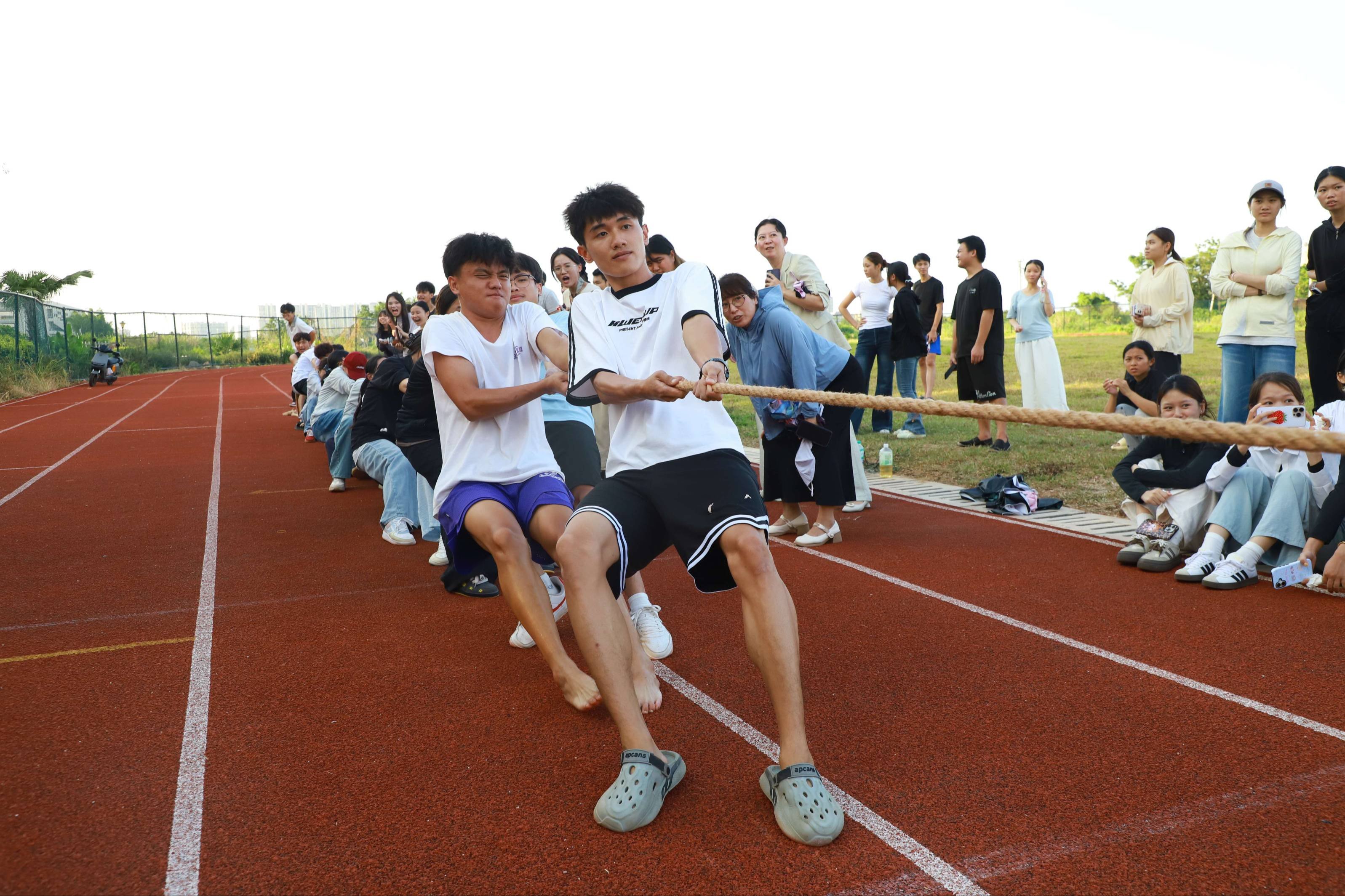 海健院第三届“五四杯”拔河比赛精彩落幕